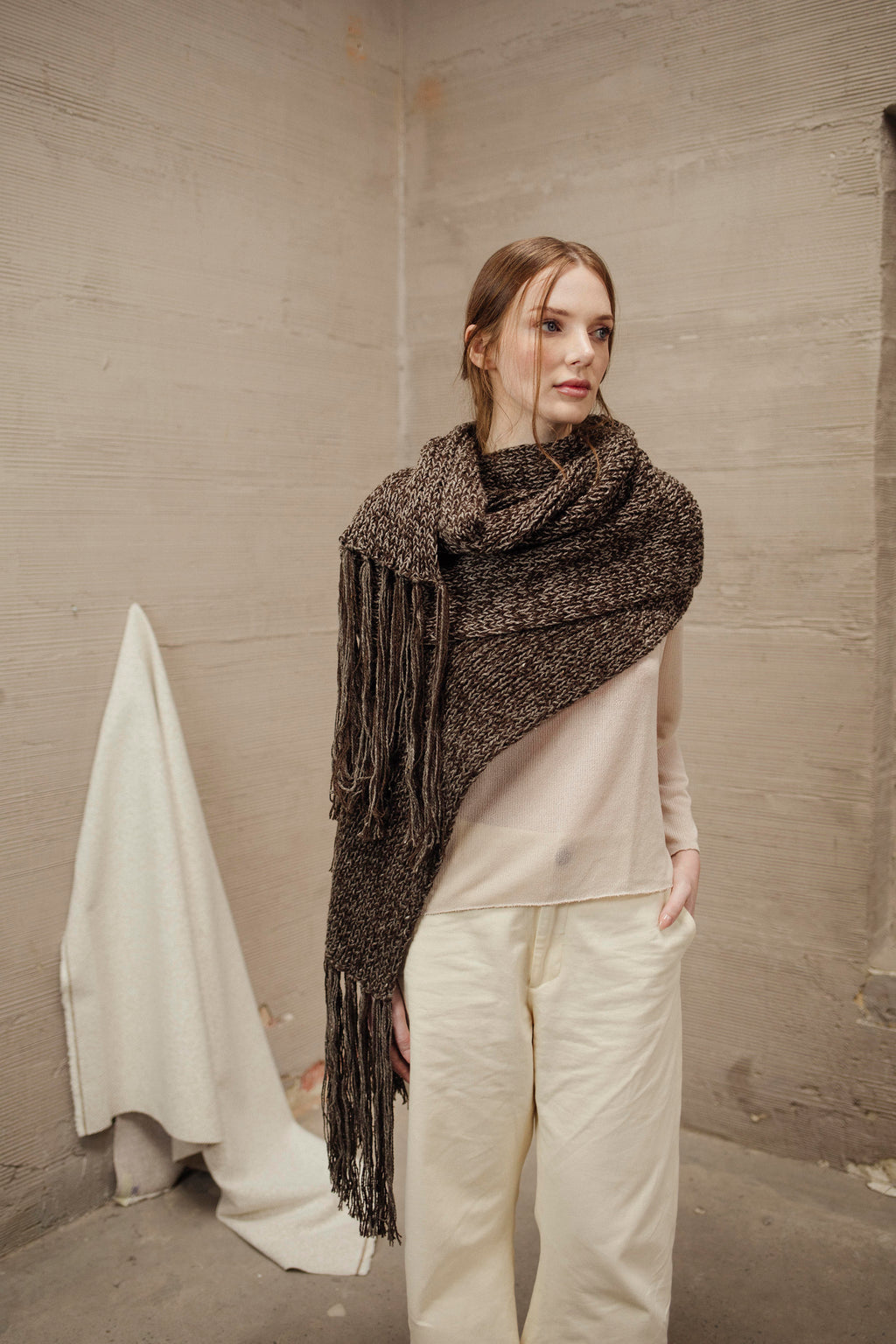 BUFANDA COMBINADA CHOCOLATE Y GRIS