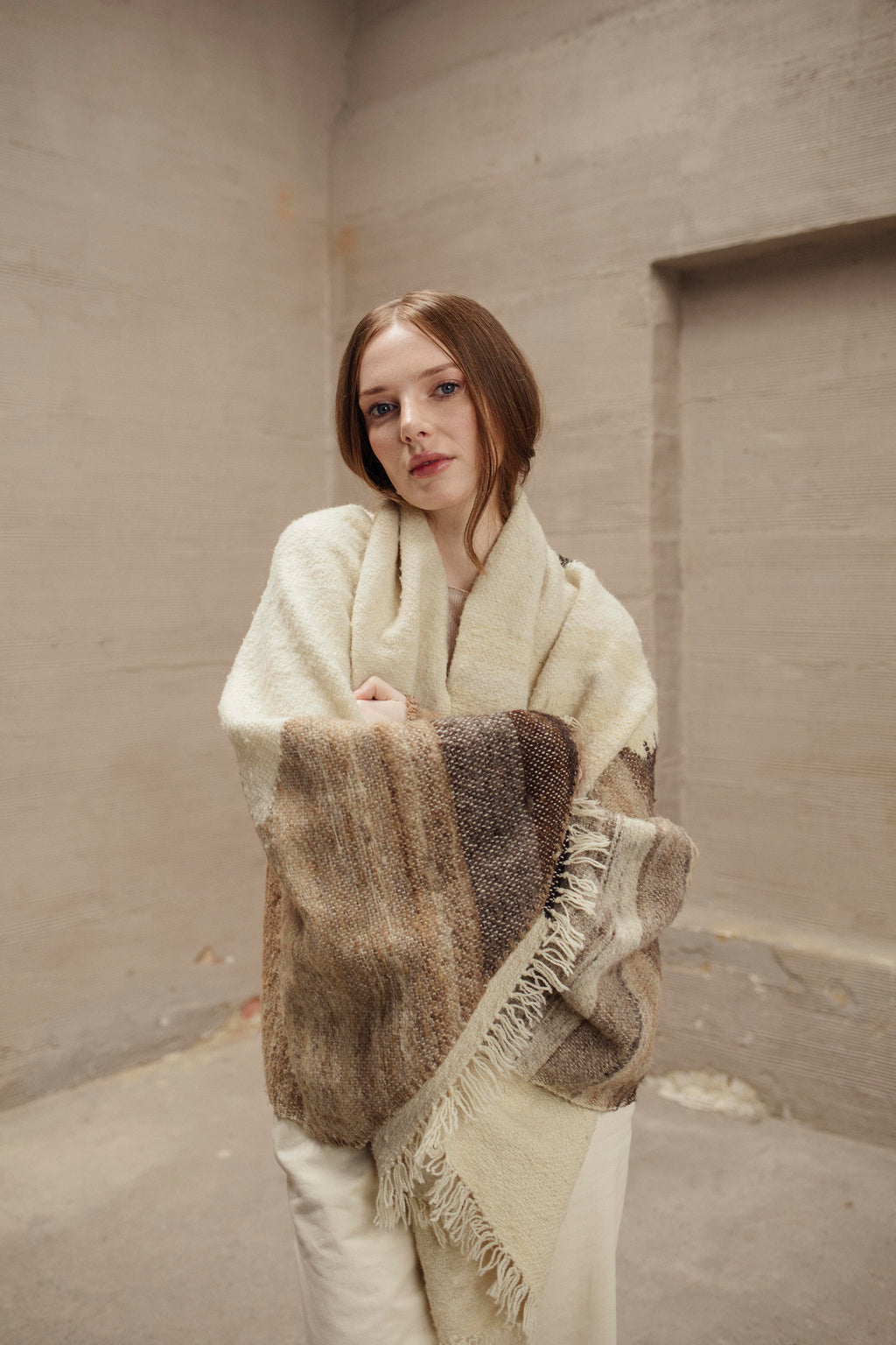 RUANA CHOCOLATE Y IVORY