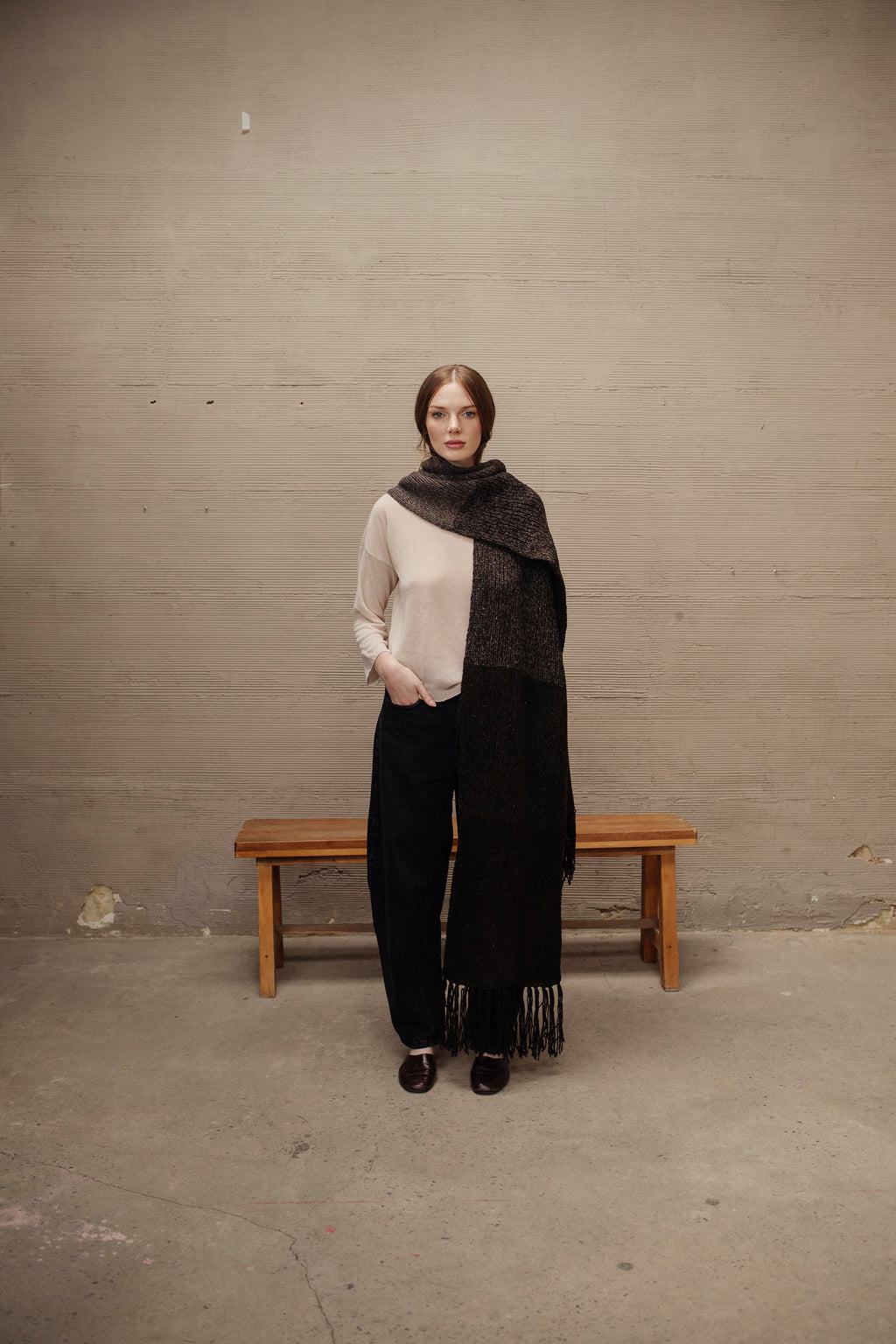 BUFANDA COMBINADA CHOCOLATE Y GRIS DEGRADÉ