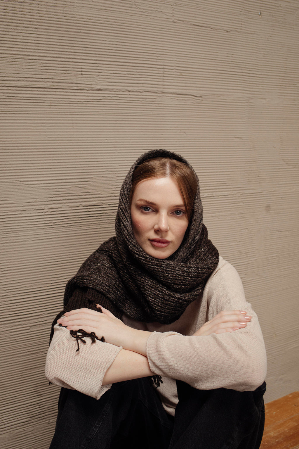 BUFANDA COMBINADA CHOCOLATE Y GRIS DEGRADÉ