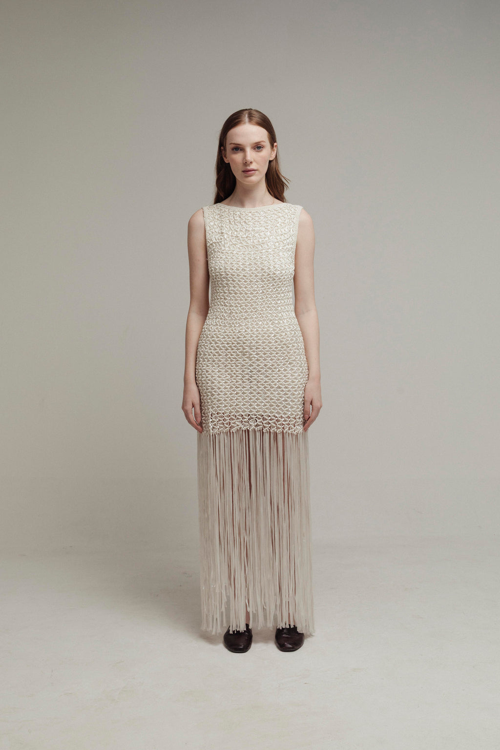 VESTIDO OFF WHITE EN MACRAMÉ