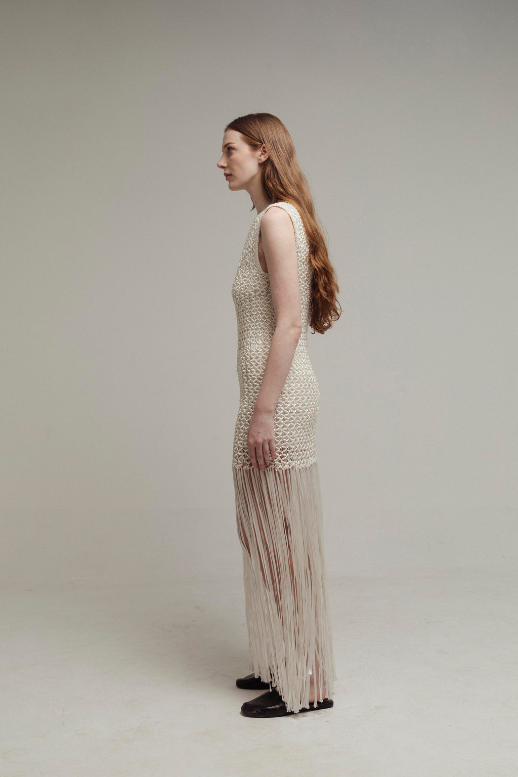 VESTIDO OFF WHITE EN MACRAMÉ