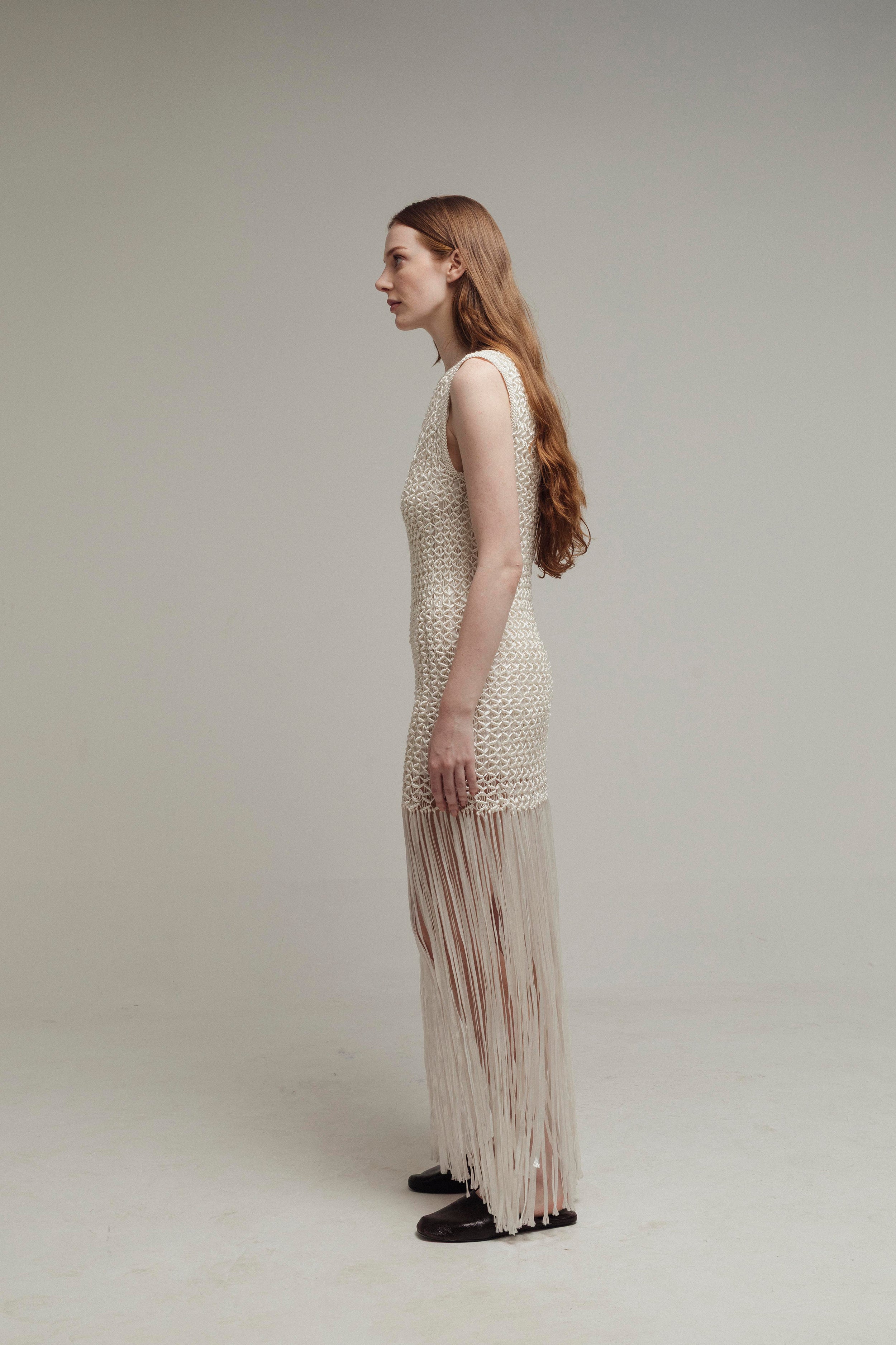 VESTIDO OFF WHITE EN MACRAMÉ