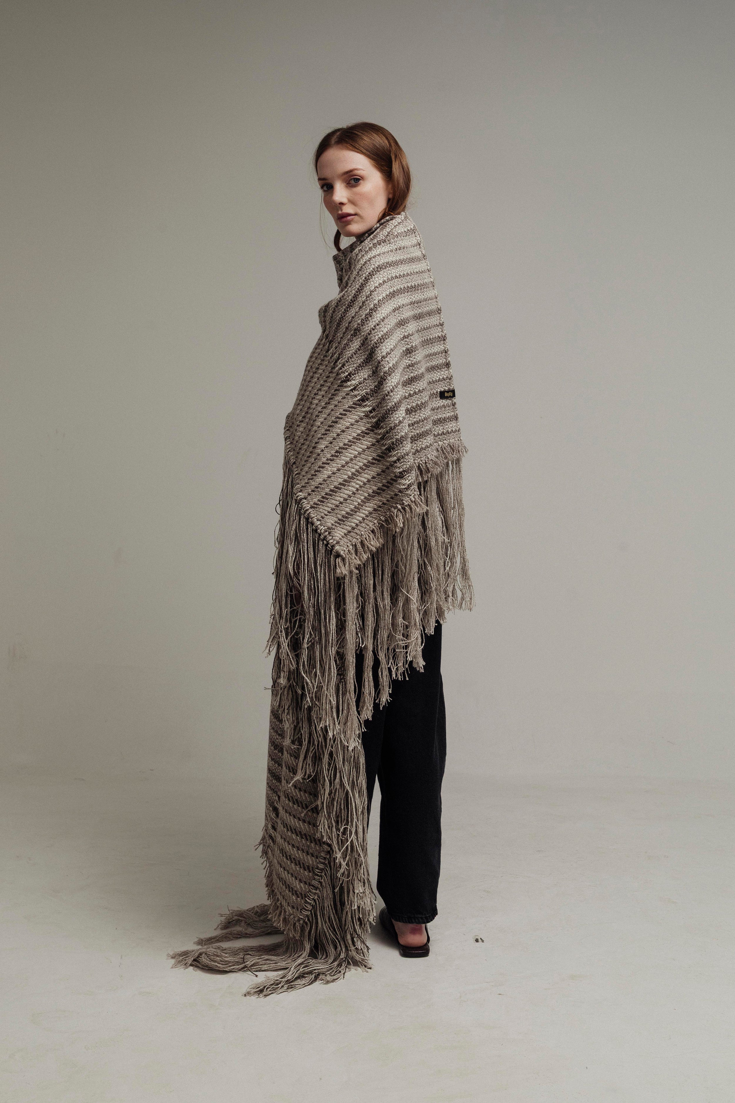 BUFANDA GRIS CON IVORY